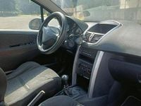 Begagnad Peugeot 207 90 HK (66 kW) 2006 Grå Sportkupé