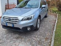 Usata Subaru Outback Style 150 CV (110 kW) 2017 Grigio Station wagon