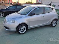 Usata Lancia Ypsilon Gold 69 CV (50 kW) 2015 Grigio Utilitaria