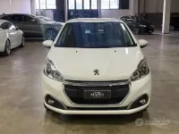 Usata Peugeot 208 Active 75 CV (55 kW) 2015 Bianco Utilitaria