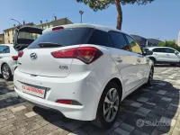 Usata Hyundai i20 Comfort 101 CV (74 kW) 2016 Bianco Berlina