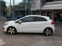 Usata Kia Rio Active 84 CV (61 kW) 2014 Bianco Berlina