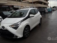 Usata Toyota Aygo Connect Style 72 CV (52 kW) 2021 Bianco Utilitaria