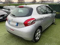Usata Peugeot 208 92 CV (67 kW) 2013 Grigio Utilitaria