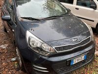 Usata Kia Rio 75 CV (55 kW) 2015 Blu Berlina