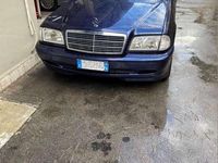 Usata Mercedes 180 Classic 122 CV (89 kW) 1999 Blu/azzurro Berlina