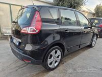 Usata Renault Scénic III 110 CV (80 kW) 2012 Nero Monovolume