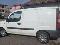 Usata Fiat Doblò 103 CV (75 kW) 2010 Bianco / pastello Monovolume