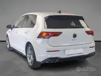 Usata VW Golf VII R-line 150 CV (110 kW) 2021 Bianco / pastello Utilitaria