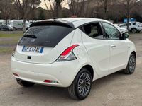 Usata Lancia Ypsilon Gold 69 CV (50 kW) 2020 Bianco Utilitaria