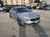 Usata Volvo S60 Dynamic 150 CV (110 kW) 2018 Grigio Berlina