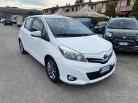 Usata Toyota Yaris Active 90 CV (66 kW) 2014 Bianco Utilitaria
