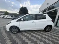 Usata Toyota Yaris Lounge 90 CV (66 kW) 2016 Bianco Berlina