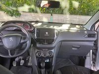 Usata Peugeot 208 68 CV (50 kW) 2015 Utilitaria