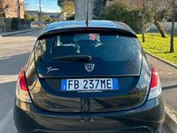Usata Lancia Ypsilon Silver 69 CV (50 kW) 2015 Nero Utilitaria