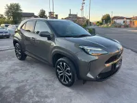 Begagnad Toyota Yaris Cross Trend 92 HK (67 kW) 2022 Grå SUV