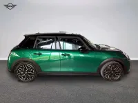 Usata Mini Cooper Favoured 150 kW (204 CV) 2025 Verde Utilitaria