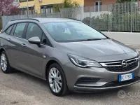 Usata Opel Astra Innovation 105 CV (77 kW) 2017 Grigio Station wagon