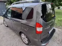 Usata Ford Tourneo 75 CV (55 kW) 2017 Monovolume
