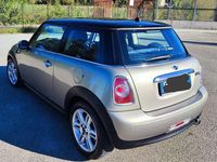 Usata Mini Cooper D 111 CV (81 kW) 2010 Oro Utilitaria