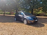 Usata Toyota Yaris 69 CV (50 kW) 2010 Grigio Utilitaria