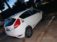 Usata Ford Fiesta 68 CV (50 kW) 2009 Bianco Utilitaria