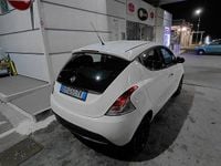 Usata Lancia Ypsilon 69 CV (50 kW) 2013 Bianco Utilitaria