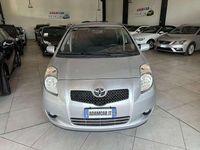 Usata Toyota Yaris 87 CV (63 kW) 2008 Argento Utilitaria