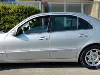 Usata Mercedes E220 150 CV (110 kW) 2003 Grigio Berlina