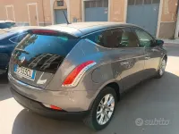 Usata Lancia Delta 120 CV (88 kW) 2013 Grigio Utilitaria