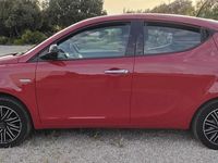 Usata Lancia Ypsilon Silver 69 CV (50 kW) 2021 Rosso Utilitaria
