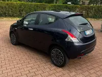 Usata Lancia Ypsilon Gold 69 CV (50 kW) 2018 Blu/azzurro Utilitaria