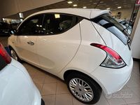Usata Lancia Ypsilon Silver 69 CV (50 kW) 2017 Bianco Utilitaria