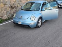 Usata VW New Beetle 105 CV (77 kW) 2004 Blu Utilitaria