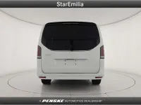 Nuova Mercedes V300 Exclusive 237 CV (174 kW) 2026 Bianco Monovolume