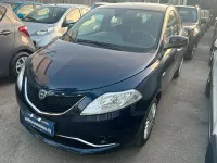 Usata Lancia Ypsilon Gold 95 CV (69 kW) 2017 Blu Utilitaria