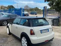 Usata Mini Cooper D 109 CV (80 kW) 2009 Beige Utilitaria