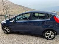 Usata Ford Fiesta 82 CV (60 kW) 2012 Blu Utilitaria