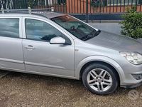 Usata Opel Astra 100 CV (73 kW) 2007 Grigio Station wagon