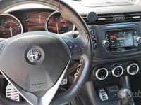 Usata Alfa Romeo Giulietta Super 120 CV (88 kW) 2016 Rosso Utilitaria