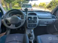 Usata Renault Clio 2001 Blu