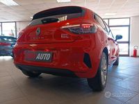 Usata Renault Clio V 101 CV (74 kW) 2023 Arancione Berlina