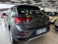 Usata VW T-Roc Life 150 CV (110 kW) 2023 Grigio SUV