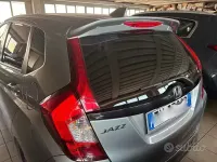 Usata Honda Jazz Trend 102 CV (75 kW) 2018 Grigio Utilitaria