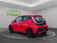 Usata Toyota Aygo 74 CV (54 kW) 2018 Rosso Utilitaria
