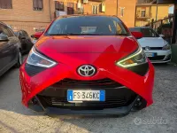 Usata Toyota Aygo 72 CV (52 kW) 2018 Rosso Utilitaria