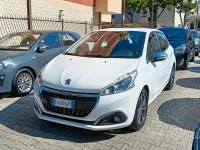Usata Peugeot 208 Allure 110 CV (80 kW) 2015 Bianco Utilitaria