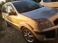 Usata Ford Fusion 68 CV (50 kW) 2008 Grigio Utilitaria
