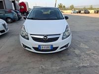 Usata Opel Corsa 75 CV (55 kW) 2010 Bianco Berlina