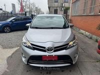 Usata Toyota Verso Style 132 CV (97 kW) 2016 Grigio Monovolume